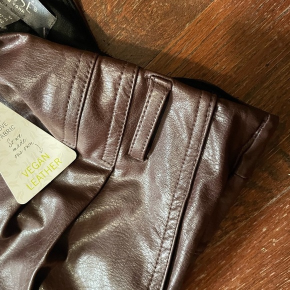 NWT Lysse Ruth Pleated Crop Pant in Deep Mulberry - Medium - Picture 11 of 12